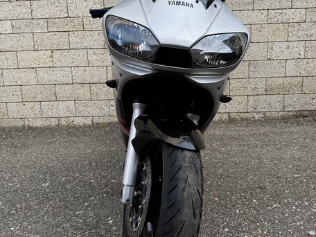 1998 Yamaha YZF-R6, серебристый, 420000 рублей, вид 3