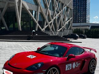2021 Porsche Cayman GT4 II 718 (982), красный, 12700000 рублей, вид 2