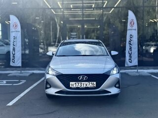 2021 Hyundai Solaris II Рестайлинг, серебристый, 1295000 рублей, вид 2