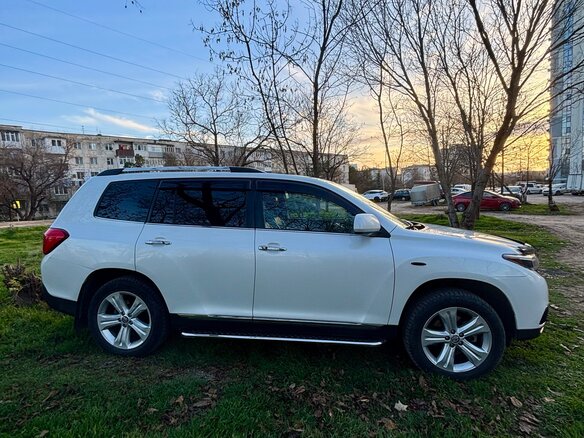 2011 Toyota Highlander II (XU40) Рестайлинг, белый, 2790000 рублей - вид 5