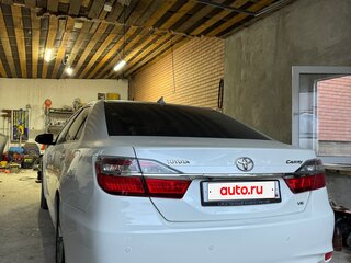2016 Toyota Camry VII (XV50) Рестайлинг, белый, 1800000 рублей, вид 3
