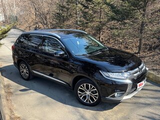2017 Mitsubishi Outlander III Рестайлинг 2, чёрный, 1900000 рублей, вид 4