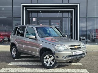 2018 Chevrolet Niva I Рестайлинг, серый, 595000 рублей, вид 3