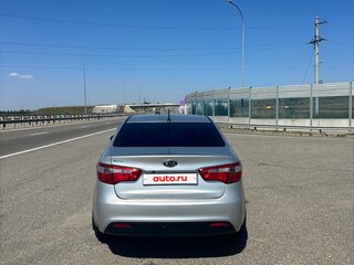 2012 Kia Rio 4-speed III, серый, 850000 рублей, вид 4