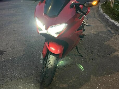 2014 Honda VFR 800, красный, 750000 рублей, вид 2