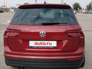 2019 Volkswagen Tiguan II, красный, 2595000 рублей, вид 2