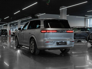 2026 Voyah Taishan X8, серый, 8050000 рублей, вид 4