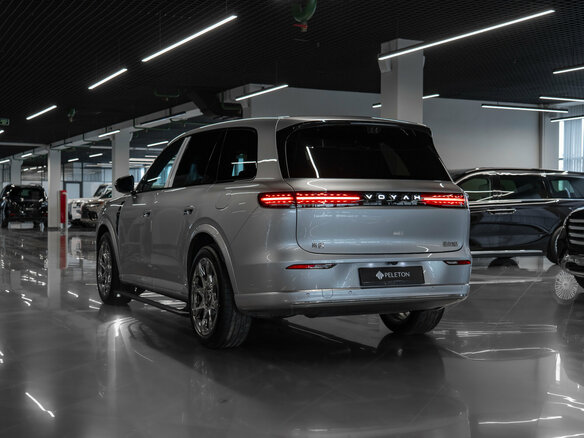 2026 Voyah Taishan X8, серый - вид 3