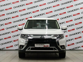 2019 Mitsubishi Outlander III Рестайлинг 3, белый, 2730350 рублей, вид 2