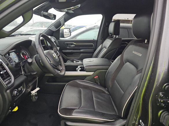 2025 Ram 1500 Crew Cab V Рестайлинг, серый, 6900000 рублей - вид 4