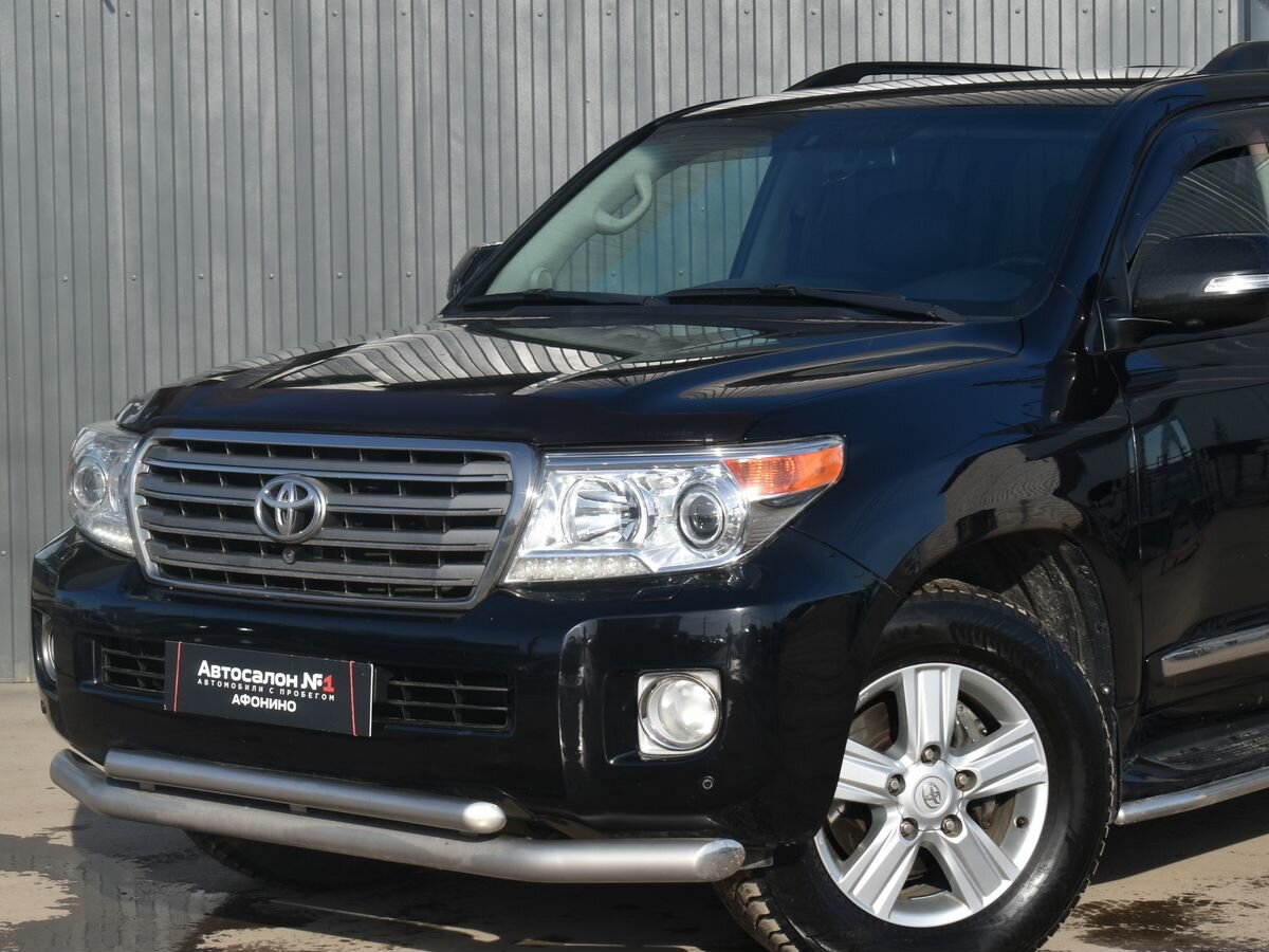 Открыть фотографии: Toyota Land Cruiser 200 Series Рестайлинг 1