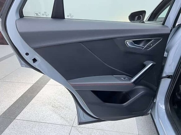 2022 Audi Q2 35 TFSI I Рестайлинг, серебристый - вид 22
