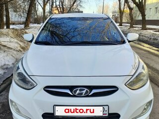 2013 Hyundai Solaris I, белый, 700000 рублей, вид 1