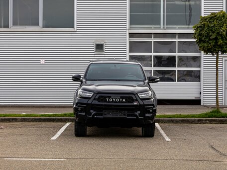 2022 Toyota Hilux VIII Рестайлинг 2, чёрный, 5095000 рублей, вид 2