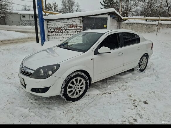 2013 Opel Astra H Рестайлинг, белый, 730000 рублей - вид 5