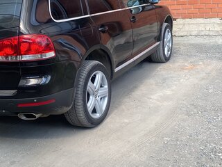 2006 Volkswagen Touareg I, чёрный, 900000 рублей, вид 5