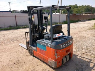 2022 Toyota 8F, оранжевый, 2848350 рублей, вид 4