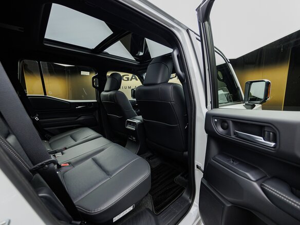 2025 Toyota Land Cruiser Prado 250 Series, белый, 10200000 рублей - вид 17
