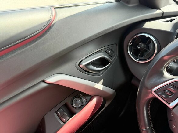 2019 Chevrolet Camaro VI Рестайлинг, белый, 2250000 рублей - вид 18