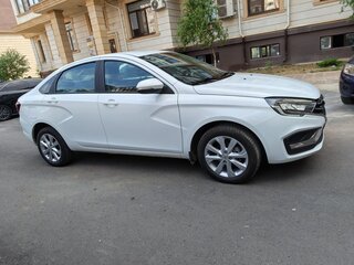 2025 Lada (ВАЗ) Vesta I Рестайлинг (NG), белый, 1600000 рублей, вид 3