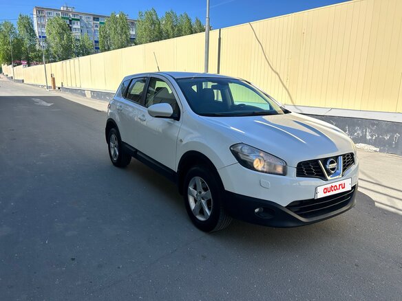 2010 Nissan Qashqai I Рестайлинг, белый, 970000 рублей - вид 2