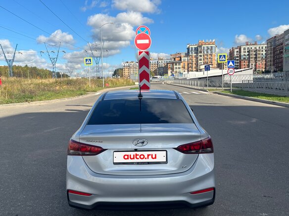 2018 Hyundai Solaris II, серебристый, 1290000 рублей - вид 1