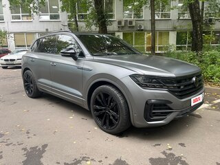 2019 Volkswagen Touareg III, серый, 4580000 рублей, вид 3