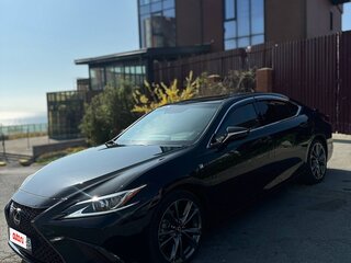 2021 Lexus ES 350 VII, чёрный, 4250000 рублей, вид 1