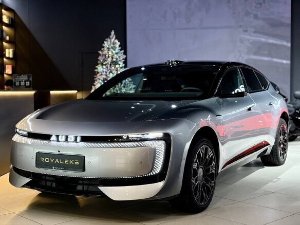 2025 Audi E5 100 kWh, серый