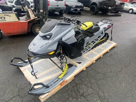 2025 BRP Ski-Doo Summit 850, серебристый, 2292430 рублей, вид 3