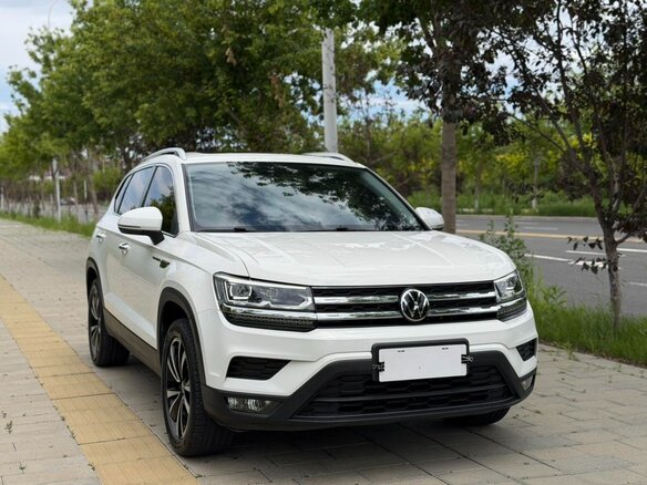2023 Volkswagen Tharu I, белый, 1698029 рублей