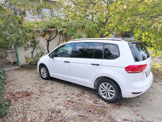 2019 Volkswagen Touran II, белый, 1850000 рублей, вид 4