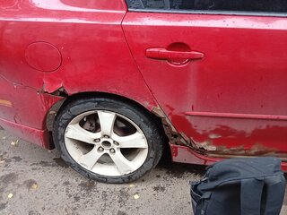 2004 Mazda 3 I (BK), красный, 150000 рублей, вид 5