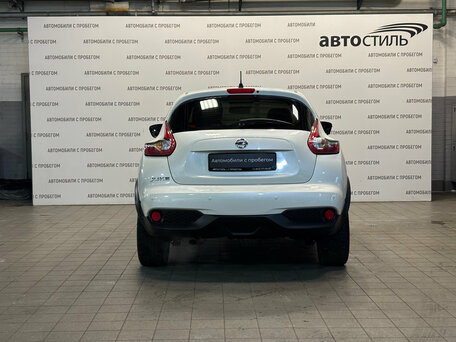 2017 Nissan Juke I Рестайлинг, белый, 1399000 рублей, вид 4