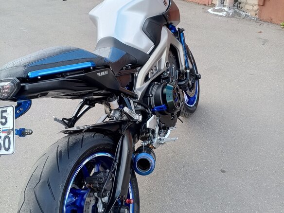 2015 Yamaha MT-09 (FZ-09), серый, 650000 рублей - вид 2