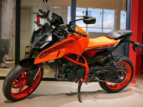 2026 KTM 390 Duke, оранжевый, 699000 рублей, вид 2