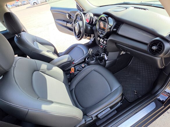 2020 Mini Hatch Cooper III (F55/F56) Рестайлинг, чёрный - вид 8