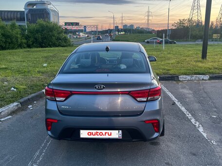 2017 Kia Rio IV, серый, 1200000 рублей, вид 4