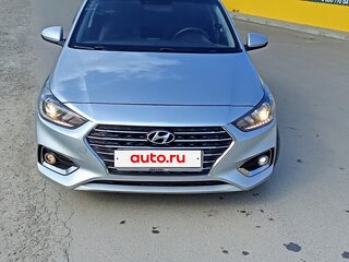 2018 Hyundai Solaris II, серебристый, 950000 рублей, вид 1