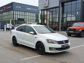 2018 Volkswagen Polo V Рестайлинг, белый, 797000 рублей, вид 3