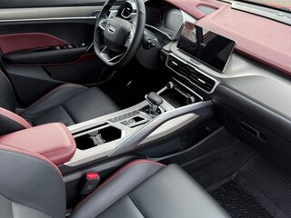 2023 Geely Coolray I, красный, 2250000 рублей, вид 5