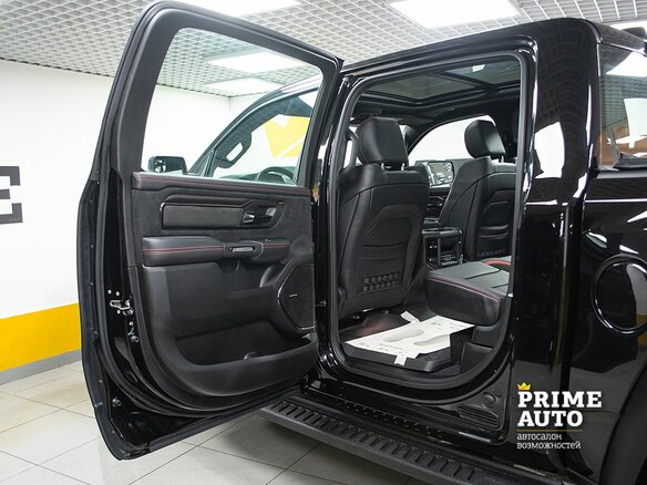 2025 Ram 1500 RHO V Рестайлинг, чёрный - вид 13