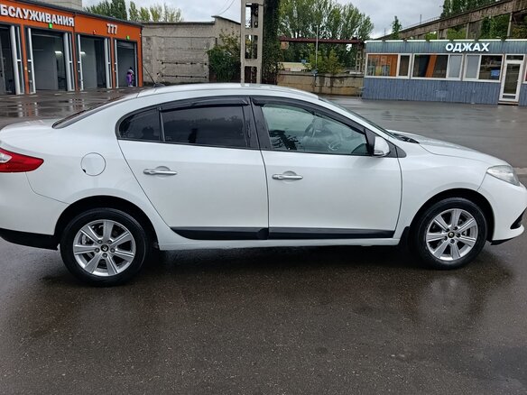 2013 Renault Fluence I, белый, 690000 рублей - вид 4