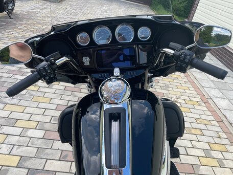 2020 Harley-Davidson Electra Glide, чёрный, 1800000 рублей, вид 5