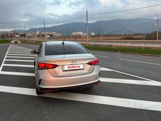 2022 Hyundai Accent V Рестайлинг, серебристый, 1900000 рублей, вид 3