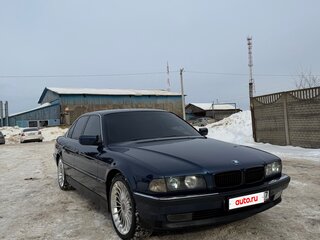 1997 BMW 7 серии 735i III (E38), синий, 1400000 рублей, вид 2