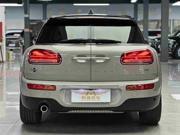 2023 Mini Clubman Cooper II Рестайлинг, серебристый, 2650000 рублей - вид 2