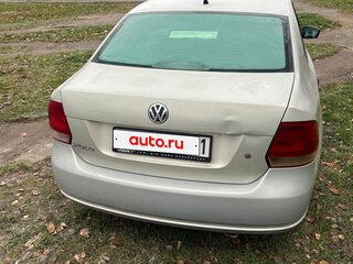 2014 Volkswagen Polo V, серебристый, 450000 рублей, вид 3