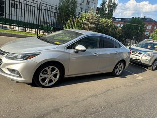 2016 Chevrolet Cruze II, серебристый, 810000 рублей, вид 3