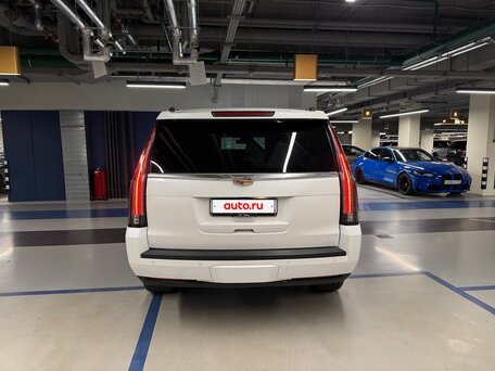 2018 Cadillac Escalade IV, белый, 4250000 рублей, вид 4